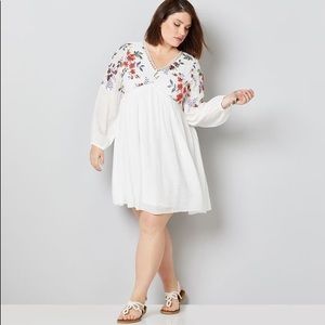 PLUS SIZE White embroidered dress